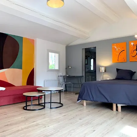 Bed & Breakfast La Salamandre En Provence Saint-Paul-en-Foret
