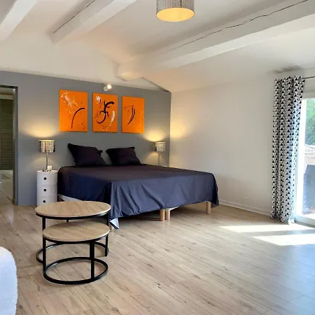 La Salamandre En Provence Bed & Breakfast *